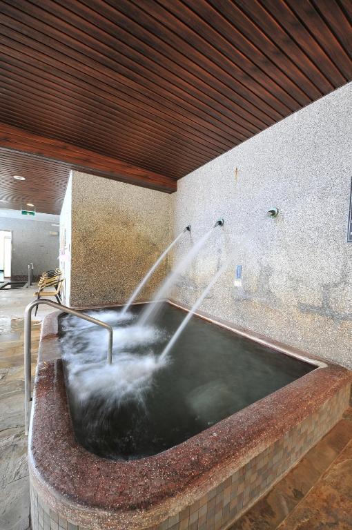 Chat Hot Spring Resort Цзилун Экстерьер фото