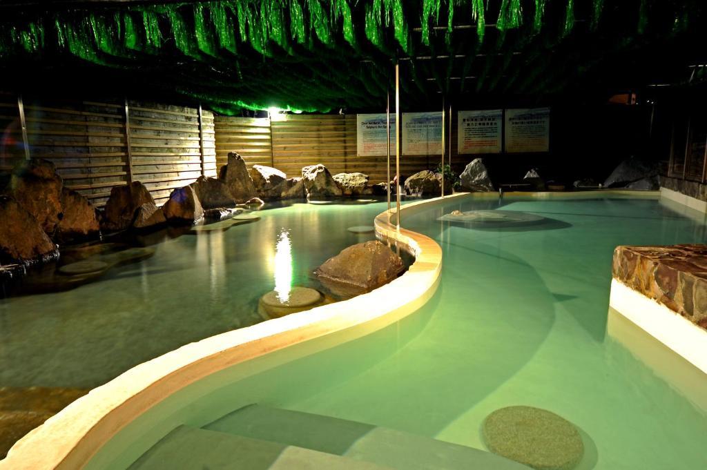 Chat Hot Spring Resort Цзилун Экстерьер фото