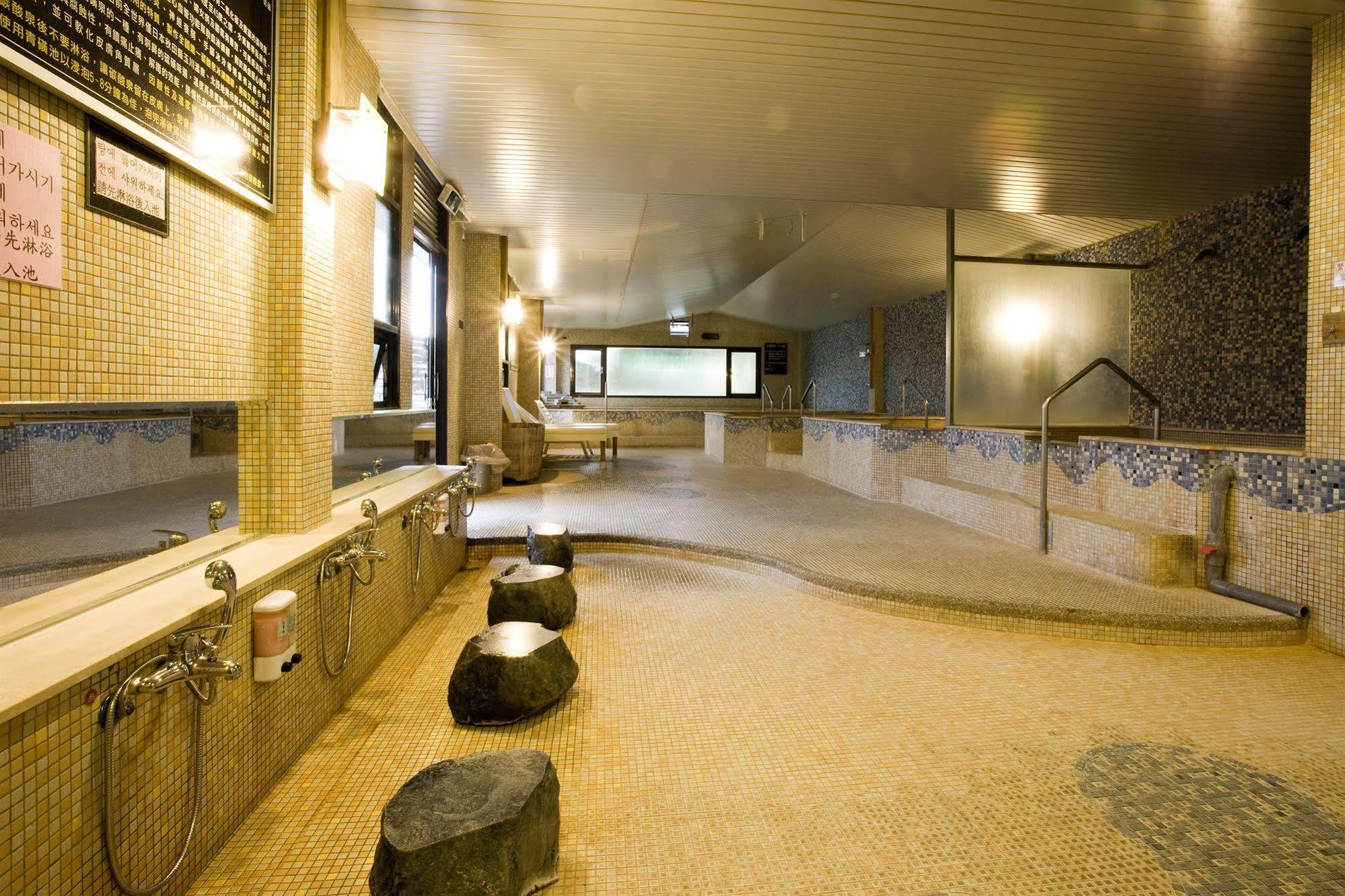 Chat Hot Spring Resort Цзилун Экстерьер фото